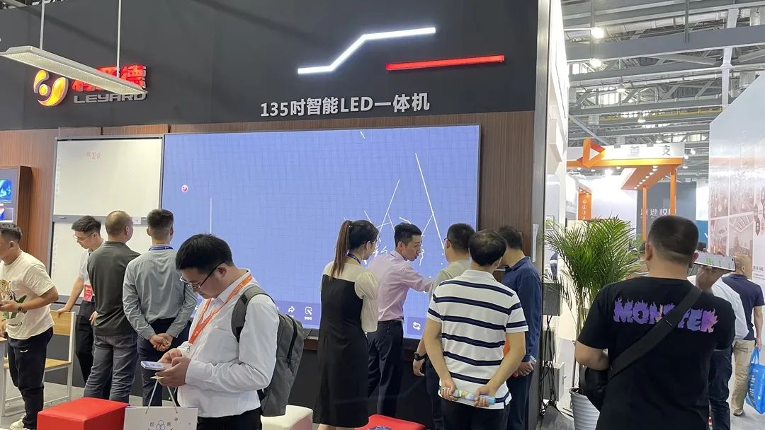 南宫NG·28(中国)相信品牌的力量教育新品及解决方案惊艳亮相81届教装展